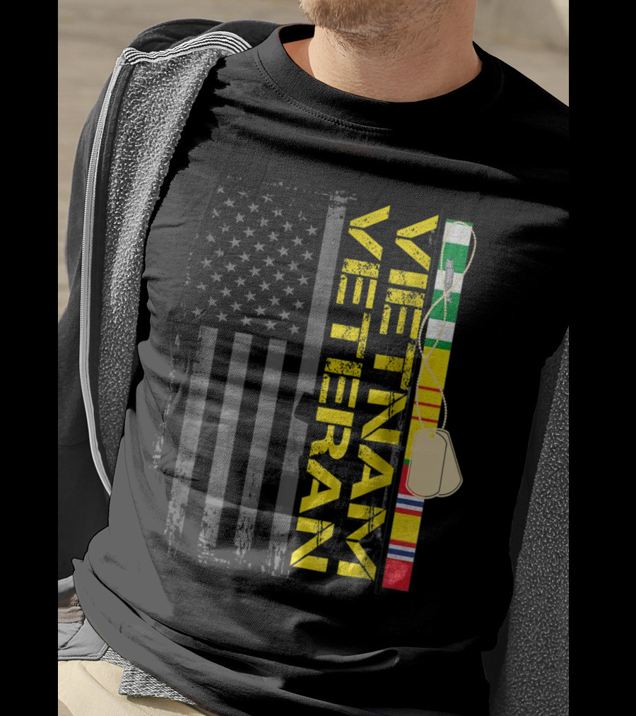 Vietnam Veteran US Flag Dog Tags Vietnam War T-Shirt