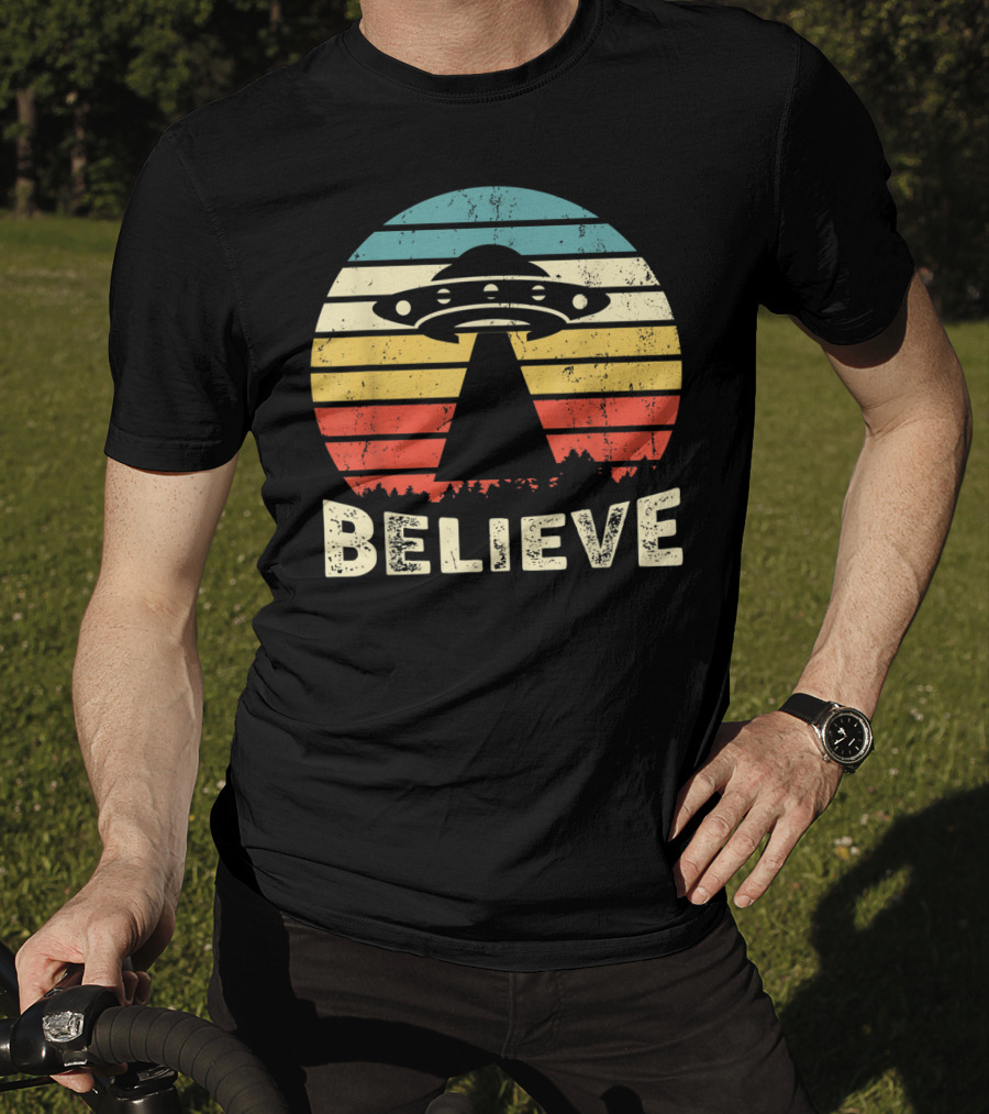 Vintage UFO Hunter Believe I Want To Believe Retro Alien T-Shirt
