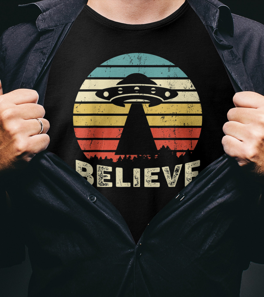 Vintage UFO Hunter Believe I Want To Believe Retro Alien T-Shirt