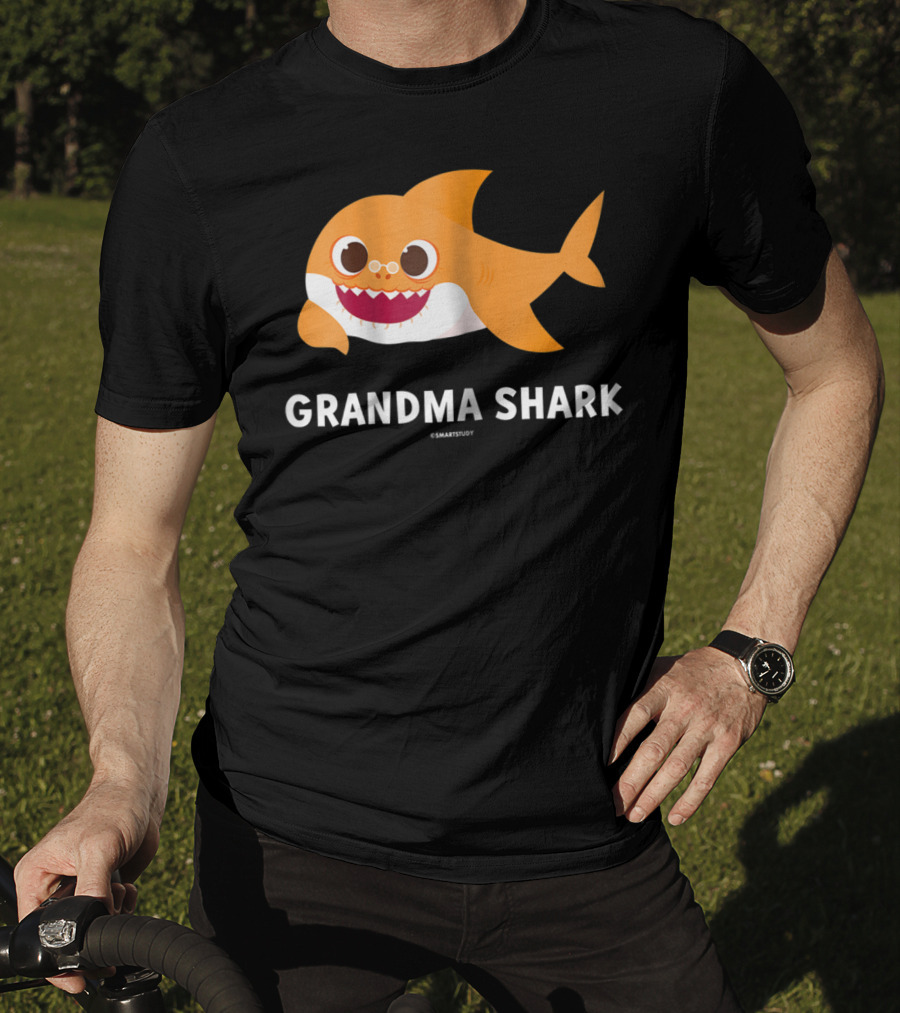 Grandma Shark Pinkfong SmartStudy Official Merchandise T-Shirt