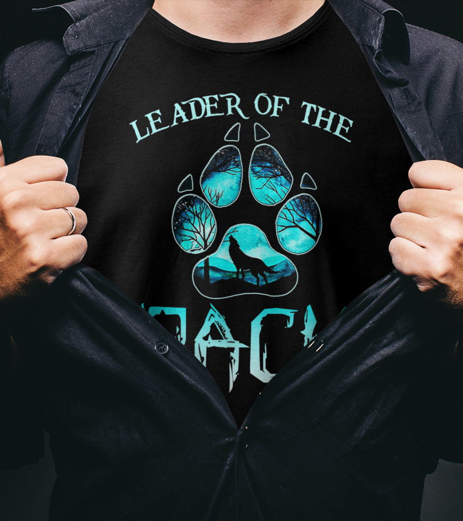 Leader Of The Pack Howling Wolf Silhouette In Pawprint For Dog And Pet Lovers T-Shirt