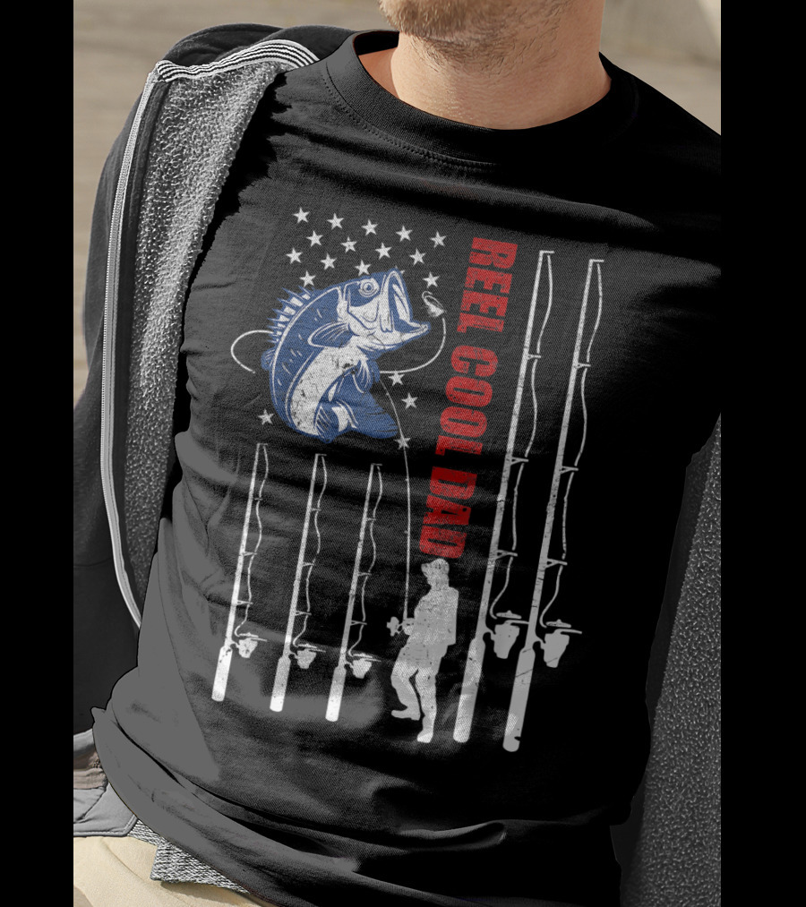 Reel Cool Dad Vintage Fishing USA Flag Mens Fish Rods T-Shirt