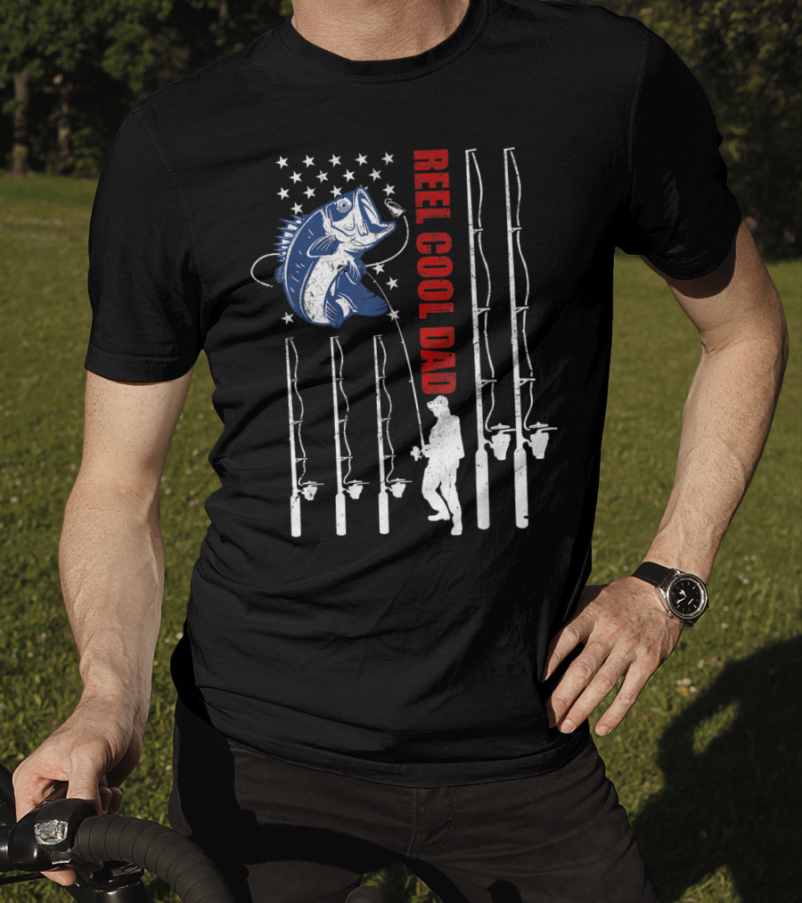 Reel Cool Dad Vintage Fishing USA Flag Mens Fish Rods T-Shirt