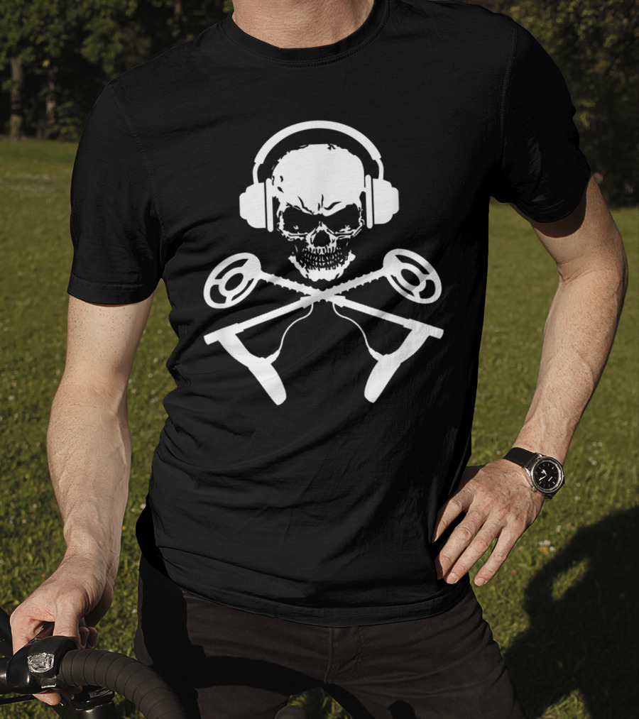 Skull Crossbones Headphones Metal Detecting T-Shirt