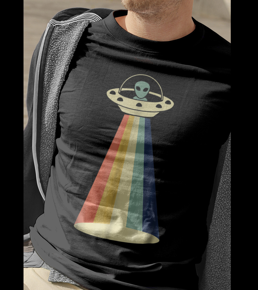 Vintage Alien UFO Rainbow Beams T-Shirt