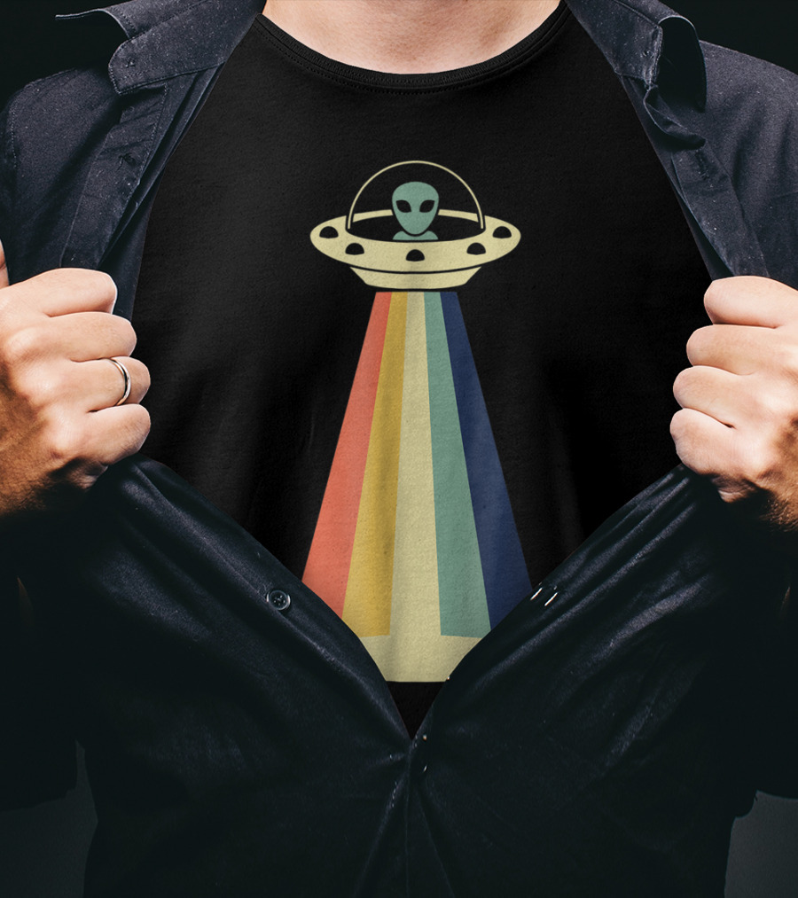 Vintage Alien UFO Rainbow Beams T-Shirt