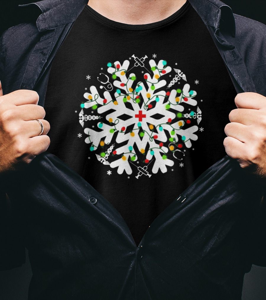 Merry Christmas Nurse Snowflakes With Stethoscope And Lights T-Shirt