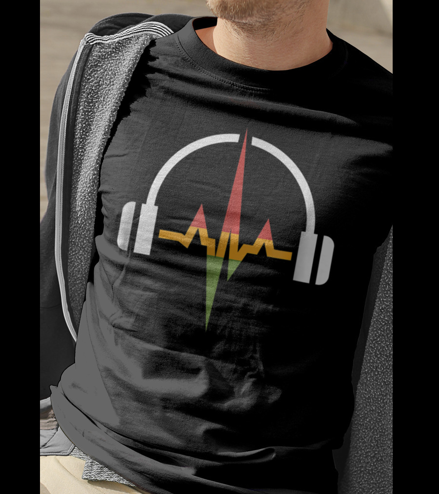 Rasta Headphones Music Wave With Reggae Color Sound Wave T-Shirt