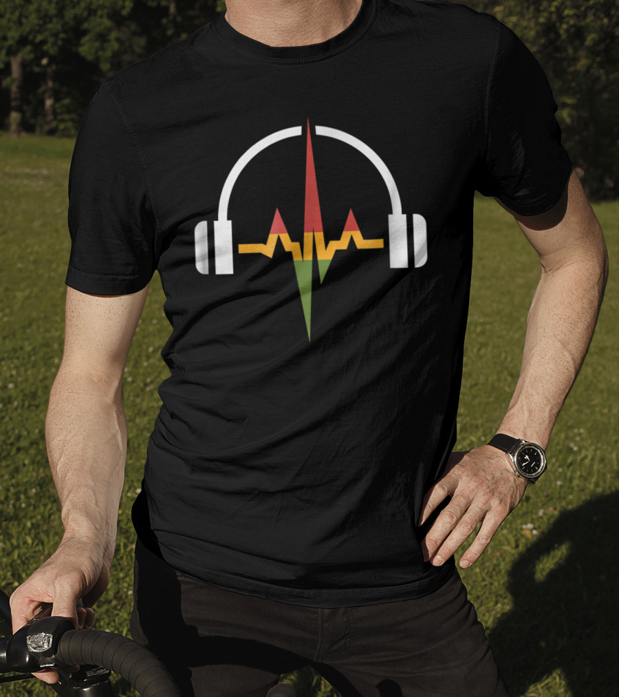 Rasta Headphones Music Wave With Reggae Color Sound Wave T-Shirt