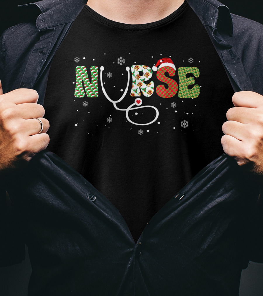 Nurse Snowflake Santa Hat Stethoscope Christmas T-Shirt