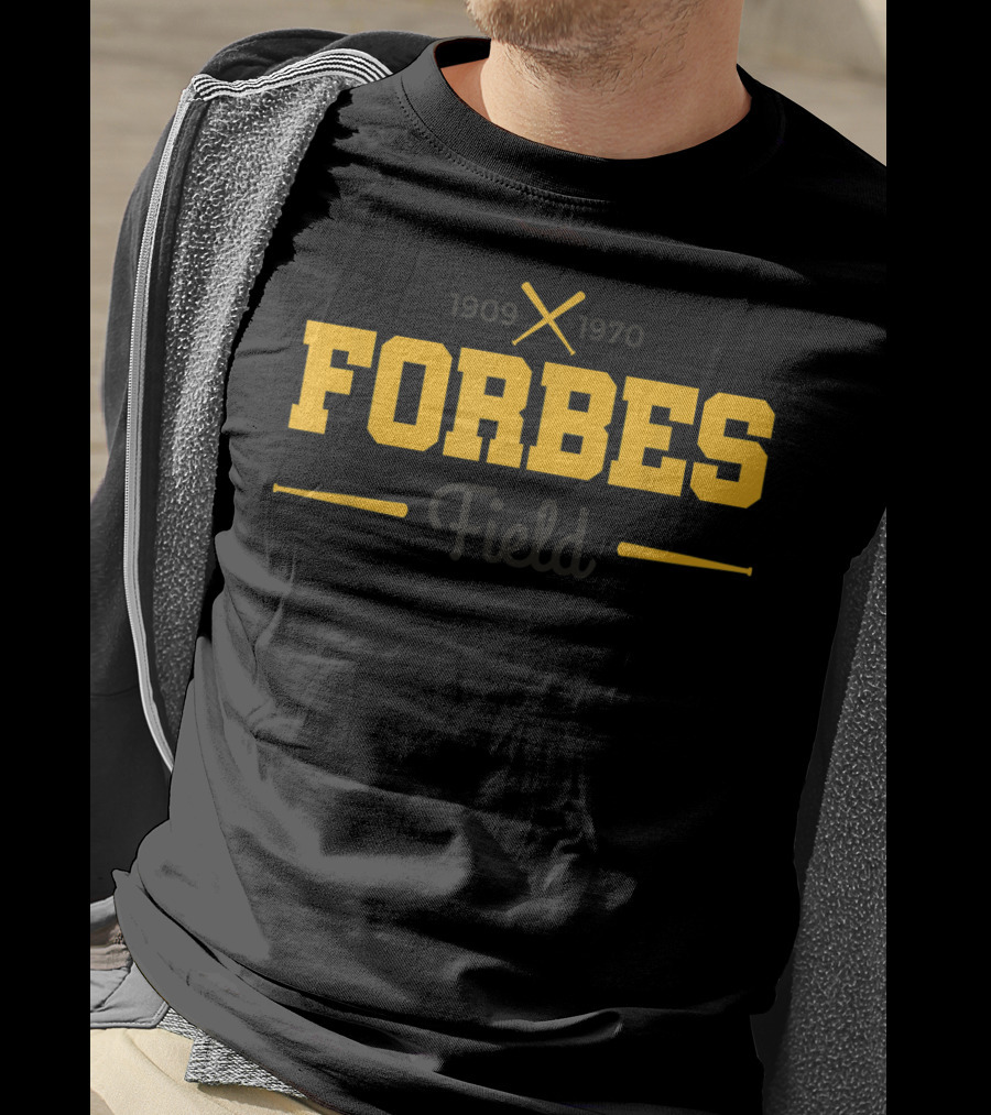 Forbes Field 1909-1970 Pittsburgh Baseball Crossed Bats And Bat T-Shirt