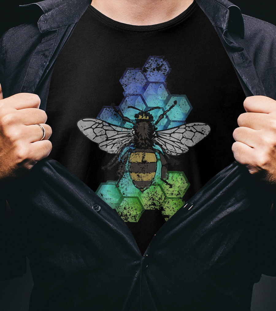 Honey Bee Beekeeping Vintage Naturalist Honeycomb Background T-Shirt