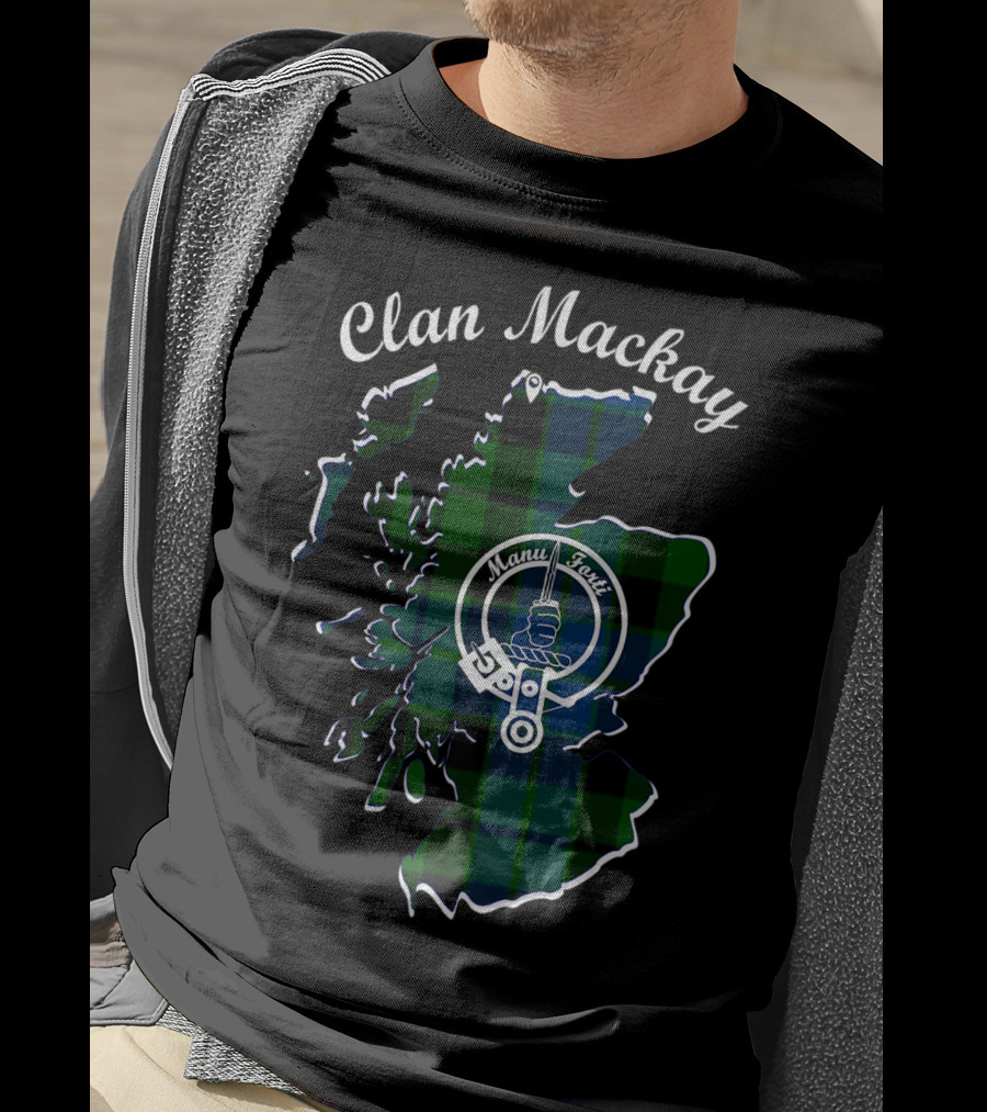 Clan Mackay Scottish Tartan Map Manu Forti Badge T-Shirt