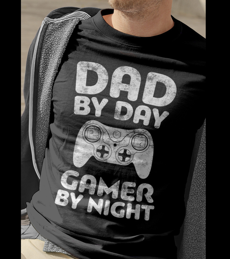 Dad By Day Gamer By Night Game Controller T-Shirt