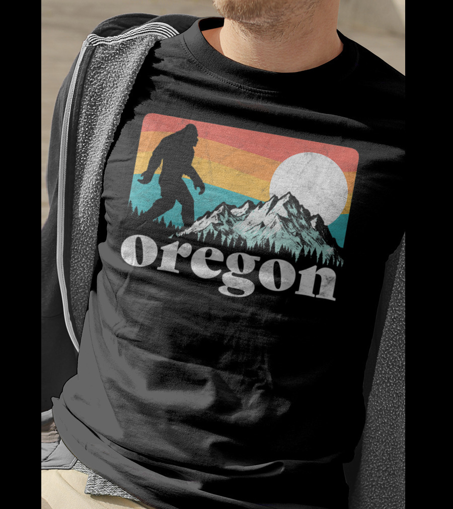 Bigfoot Oregon Mountains Retro Sunset T-Shirt