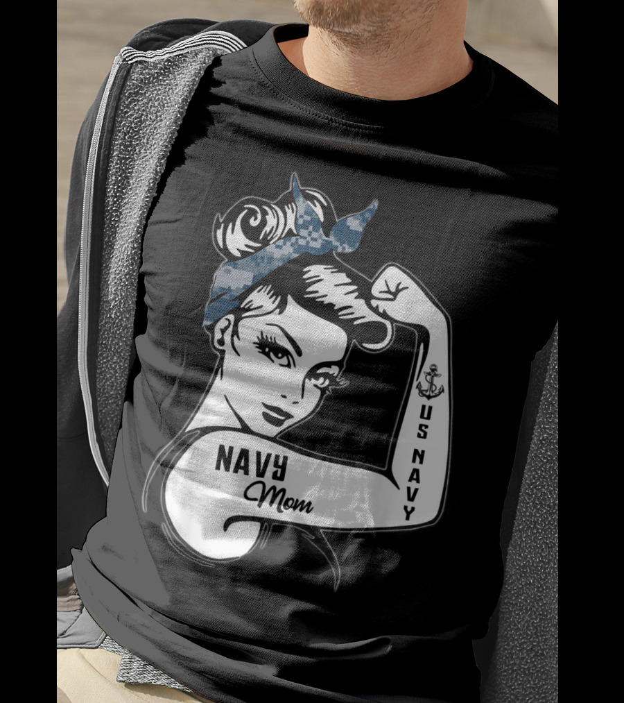 Navy Mom US Navy Strong Memorial Day T-Shirt
