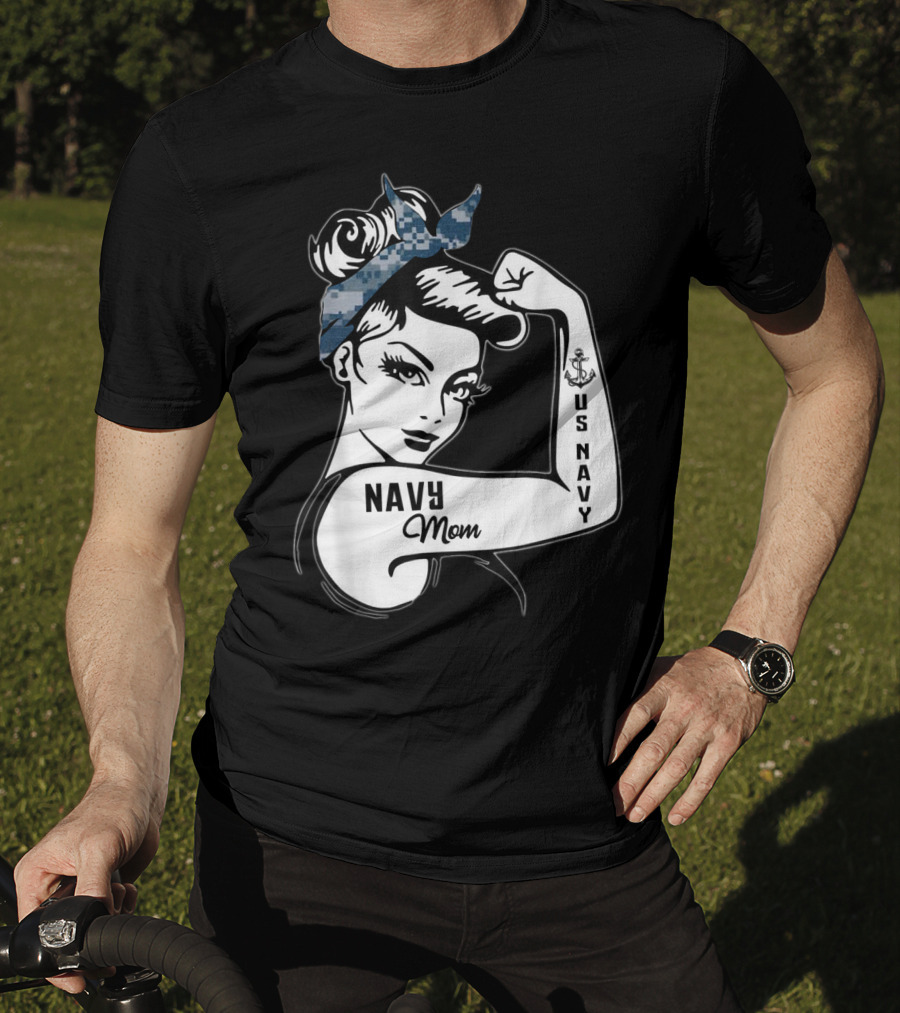 Navy Mom US Navy Strong Memorial Day T-Shirt