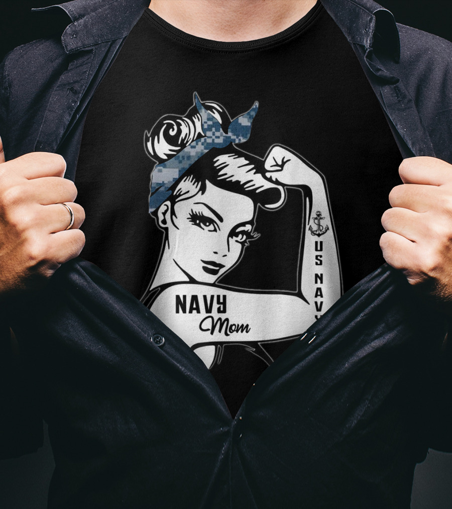 Navy Mom US Navy Strong Memorial Day T-Shirt