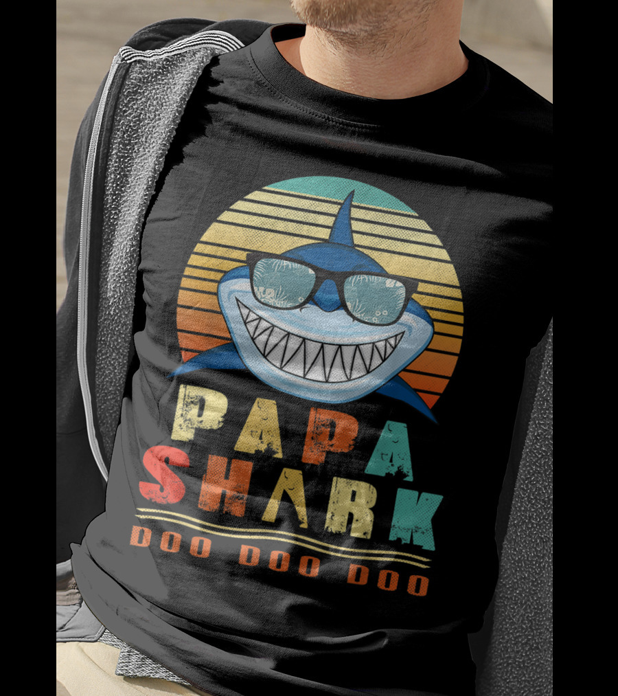 Papa Shark Doo Doo Doo Cool Sunglasses Retro Sunset Vibe T-Shirt