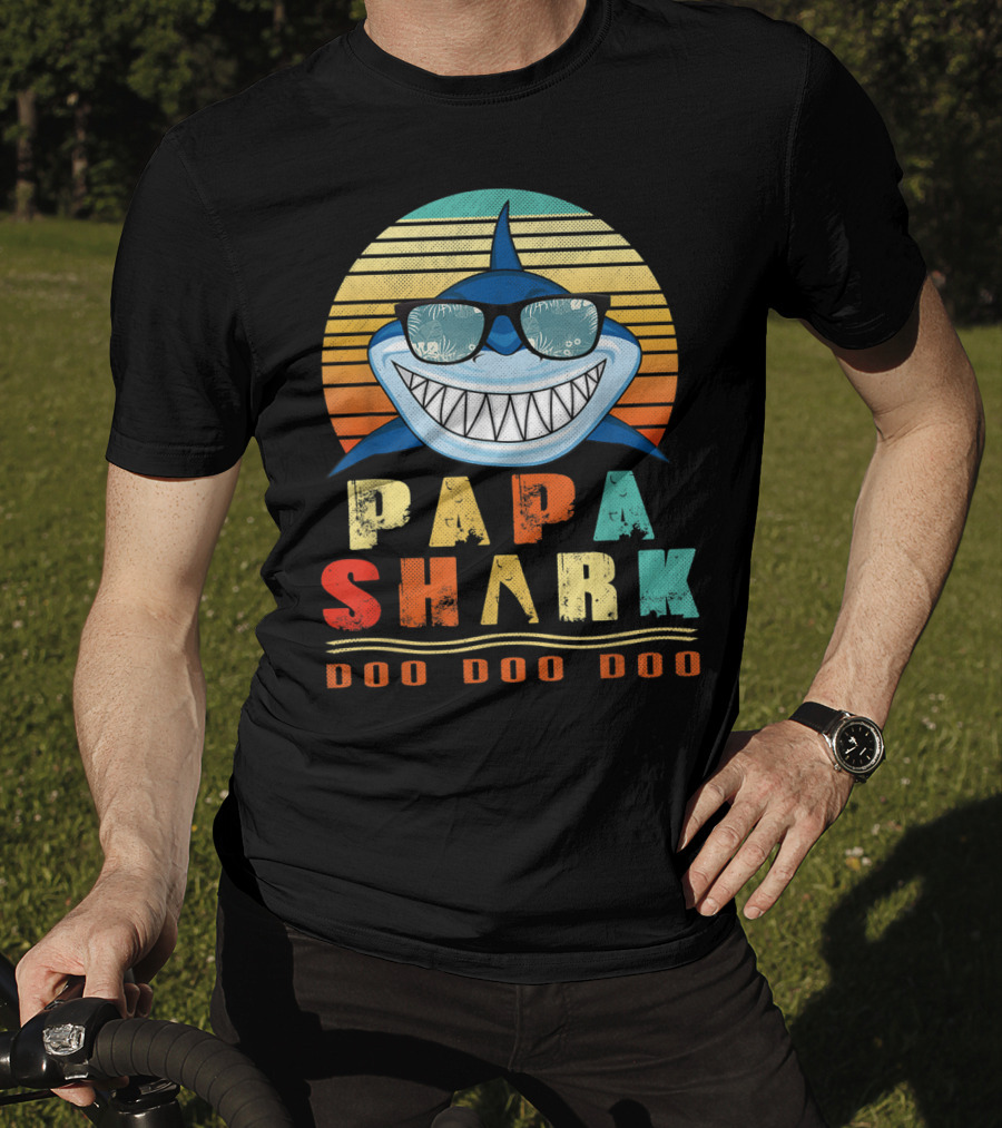 Papa Shark Doo Doo Doo Cool Sunglasses Retro Sunset Vibe T-Shirt