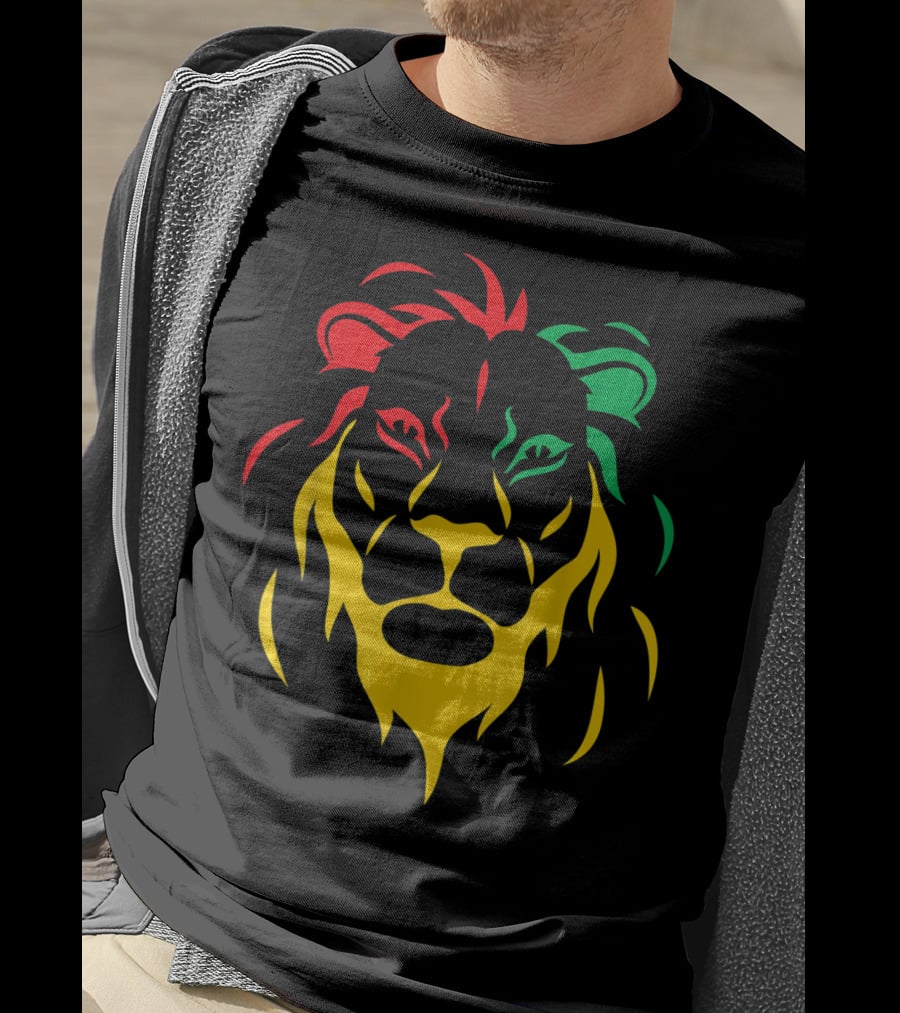 Rastafari Reggae Lion Head In Rasta Colors T-Shirt