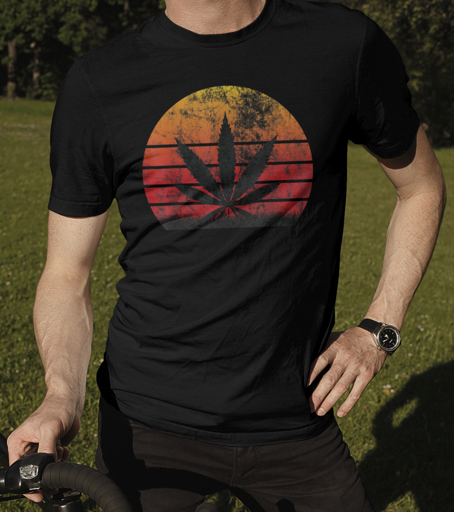 Sunset Grunge Cannabis Leaf Vintage Weed T-Shirt