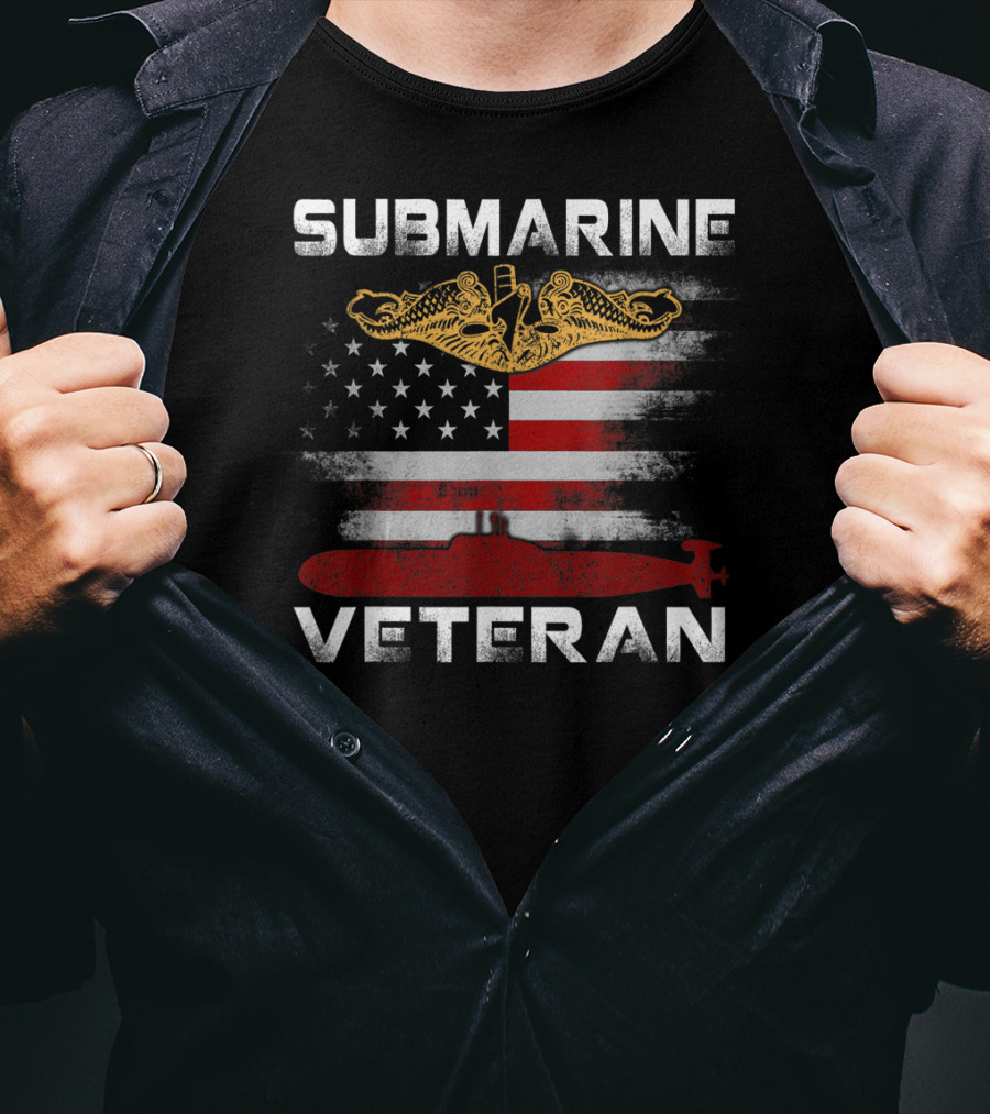Submarine Veteran American Flag US Navy Vet Emblem T-Shirt