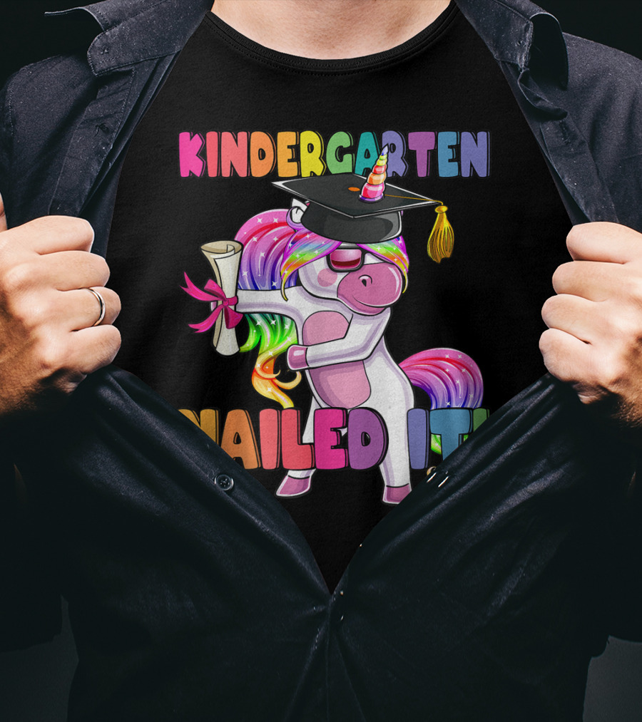 Kindergarten Nailed It Flossing Unicorn Graduation T-Shirt
