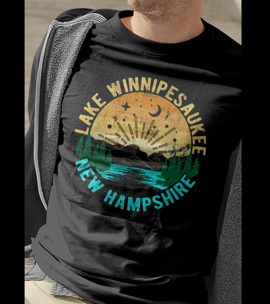 Lake Winnipesaukee New Hampshire Sunset Mountain Scene T-Shirt