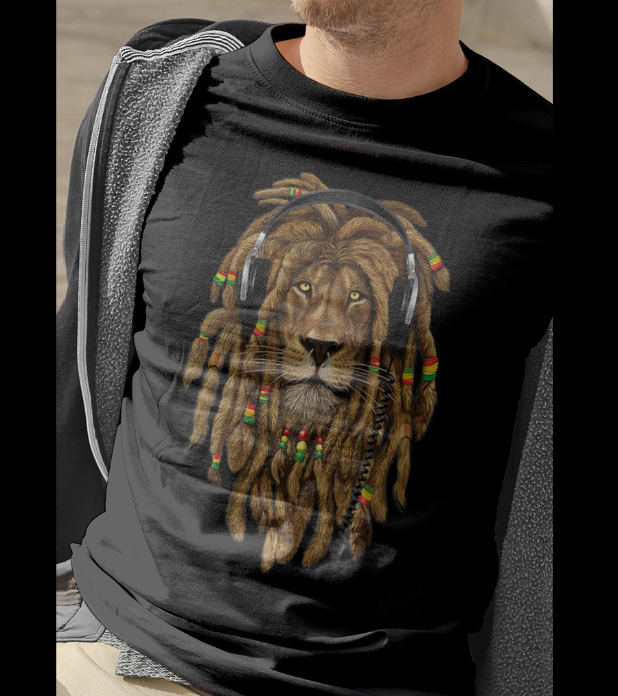 Marley Rasta Lion With Dreadlocks And Headphones For Bob Enthusiast T-Shirt
