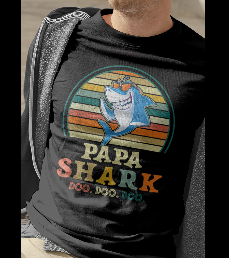Papa Shark Doo Doo Doo Baby Mommy Funny Retro Stripes T-Shirt