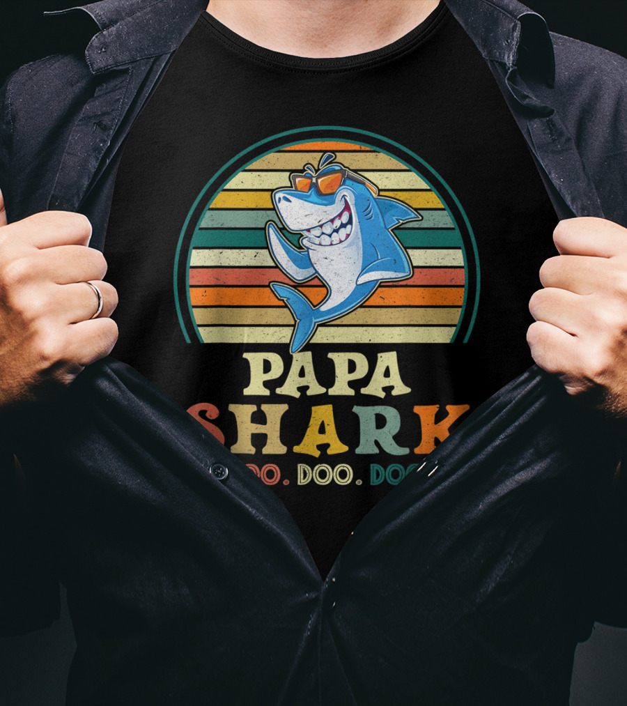 Papa Shark Doo Doo Doo Baby Mommy Funny Retro Stripes T-Shirt