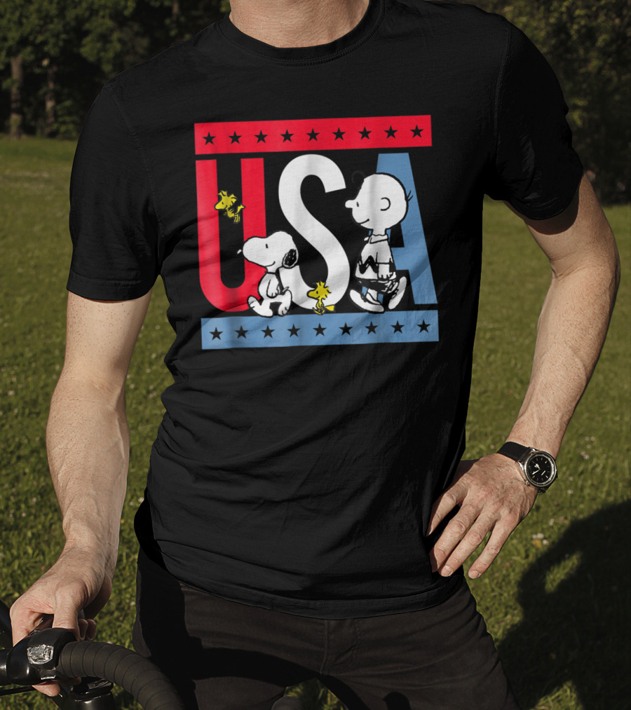 Peanuts Snoopy Woodstock Charlie Brown Red White Blue USA Stars T-Shirt