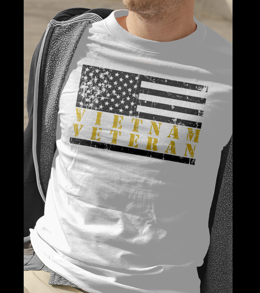 Vietnam Veteran Distressed Flag American T-Shirt