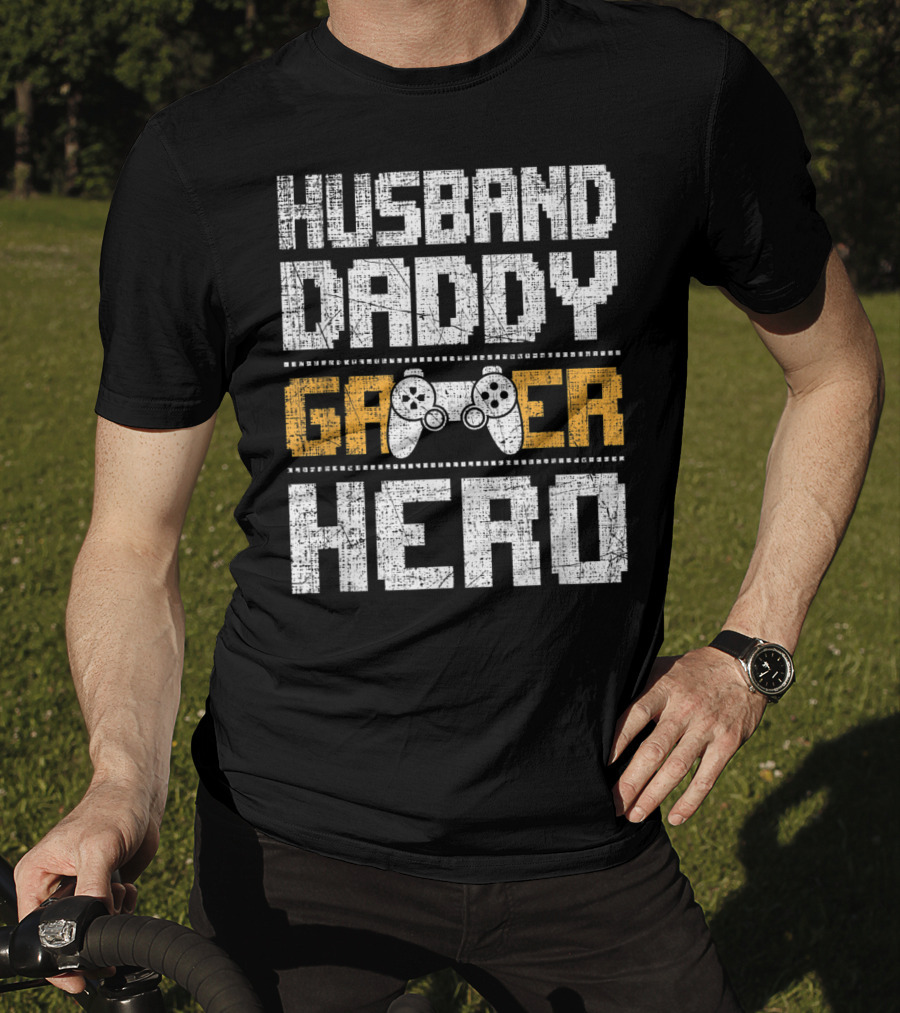 Husband Daddy Gamer Hero With Gaming Controller T-Shirt