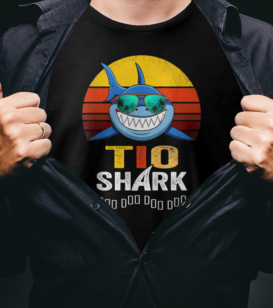 Tio Shark Retro Style Cool Sunglasses And Palm Trees T-Shirt