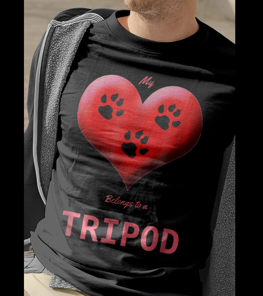 My Heart Belongs To A Tripod Dog 3 Legged Dog Cat Lovers T-Shirt