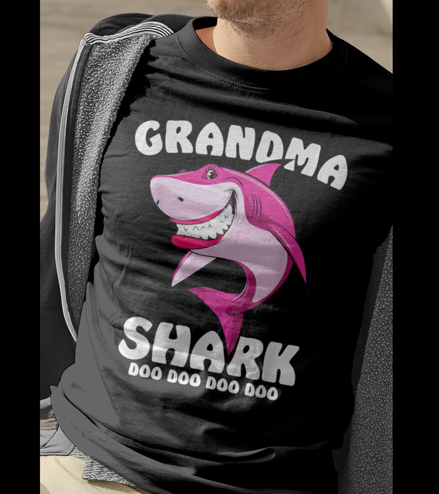 Grandma Shark Doo Doo Doo Doo Matching Family Shark T-Shirt