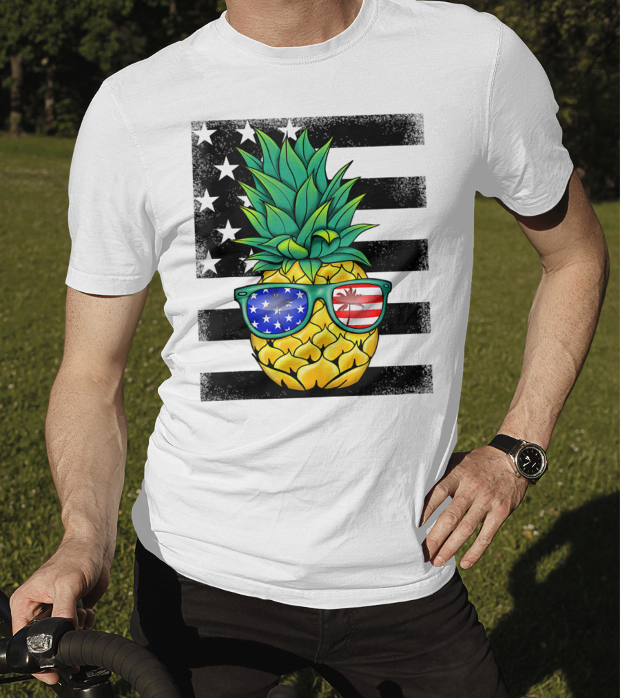 Hawaiian Pineapple With American Flag Sunglasses On Distressed Stars And Stripes Background T-Shirt