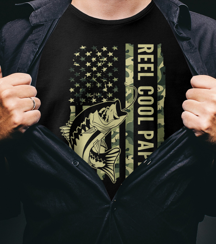 Mens Reel Cool Pappy Camouflage American Flag Fish T-Shirt
