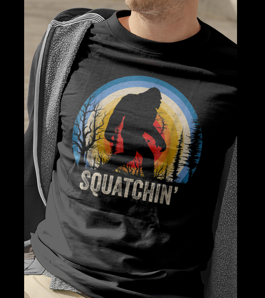 Squatchin Sasquatch Lover Vintage Sunset T-Shirt