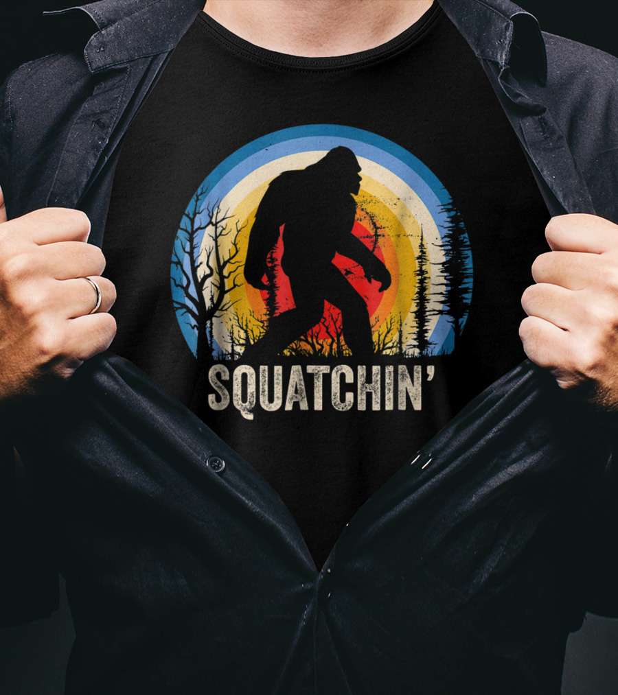 Squatchin Sasquatch Lover Vintage Sunset T-Shirt