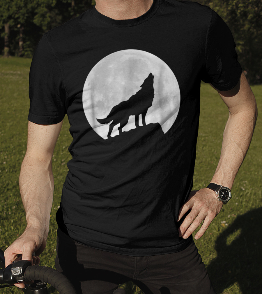 Wolf Howling At Full Moon Spirit Animal T-Shirt