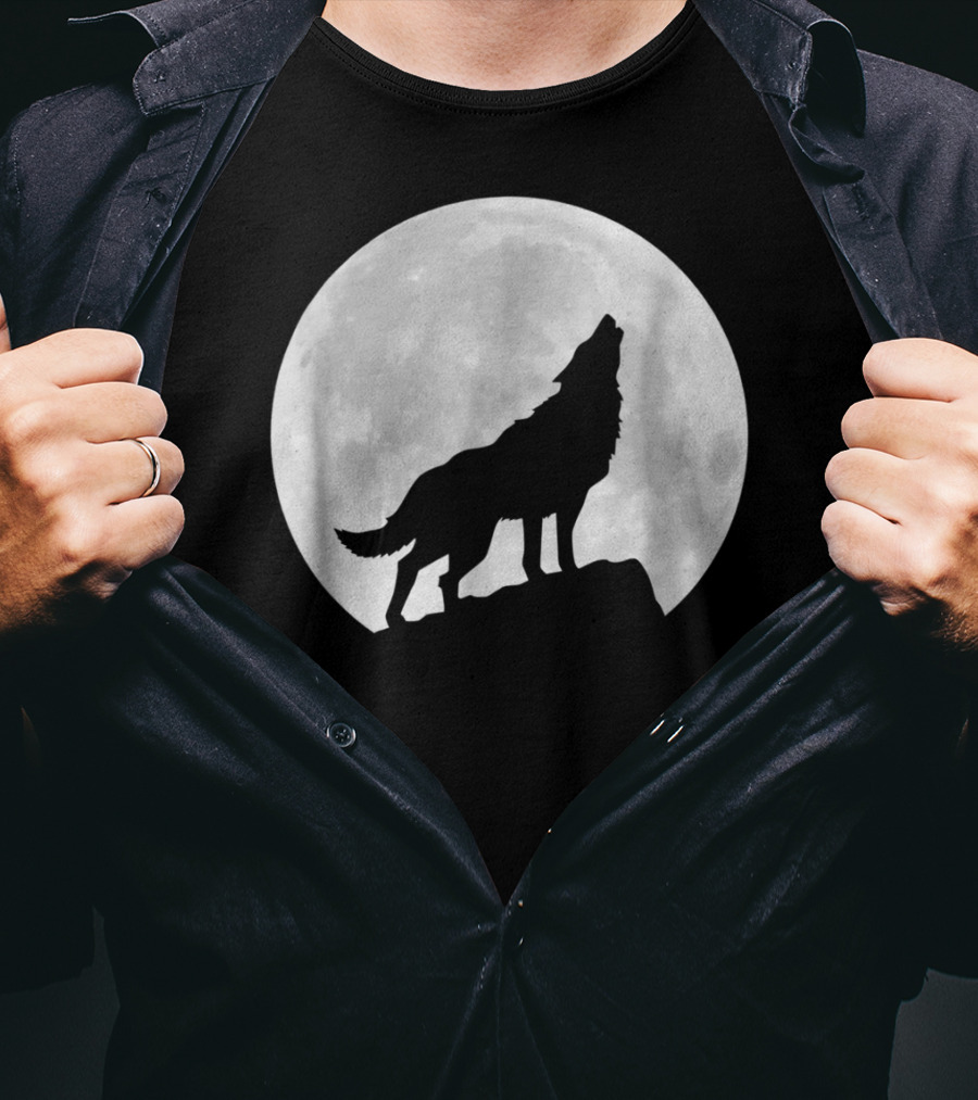 Wolf Howling At Full Moon Spirit Animal T-Shirt