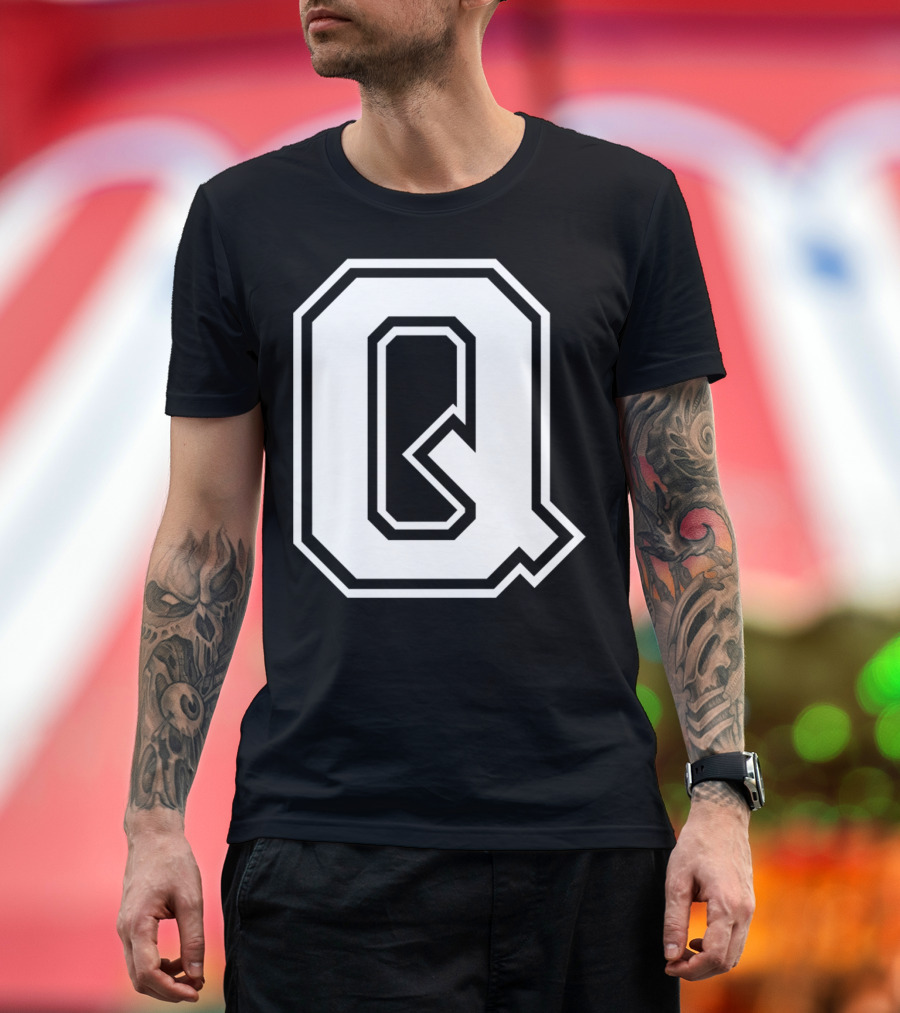 Q Name Initial Old School Letter T-Shirt