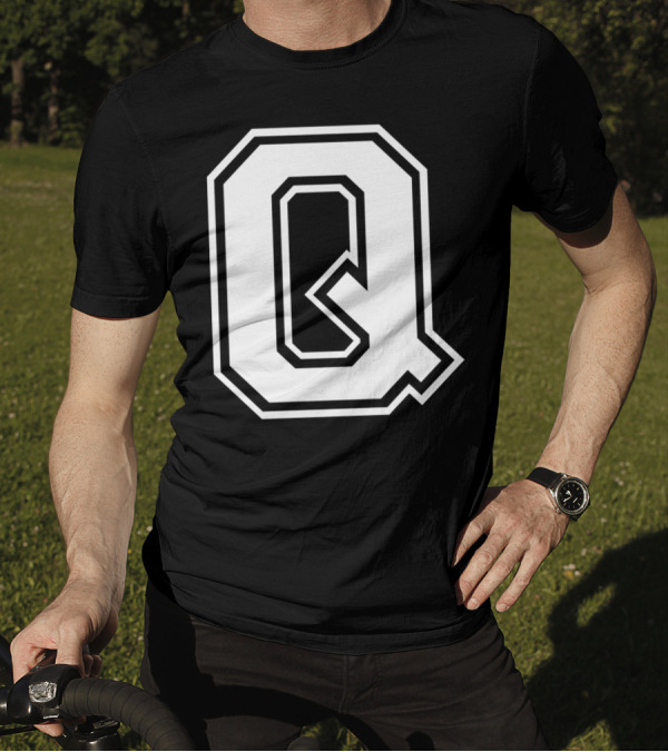 Q Name Initial Old School Letter T-Shirt