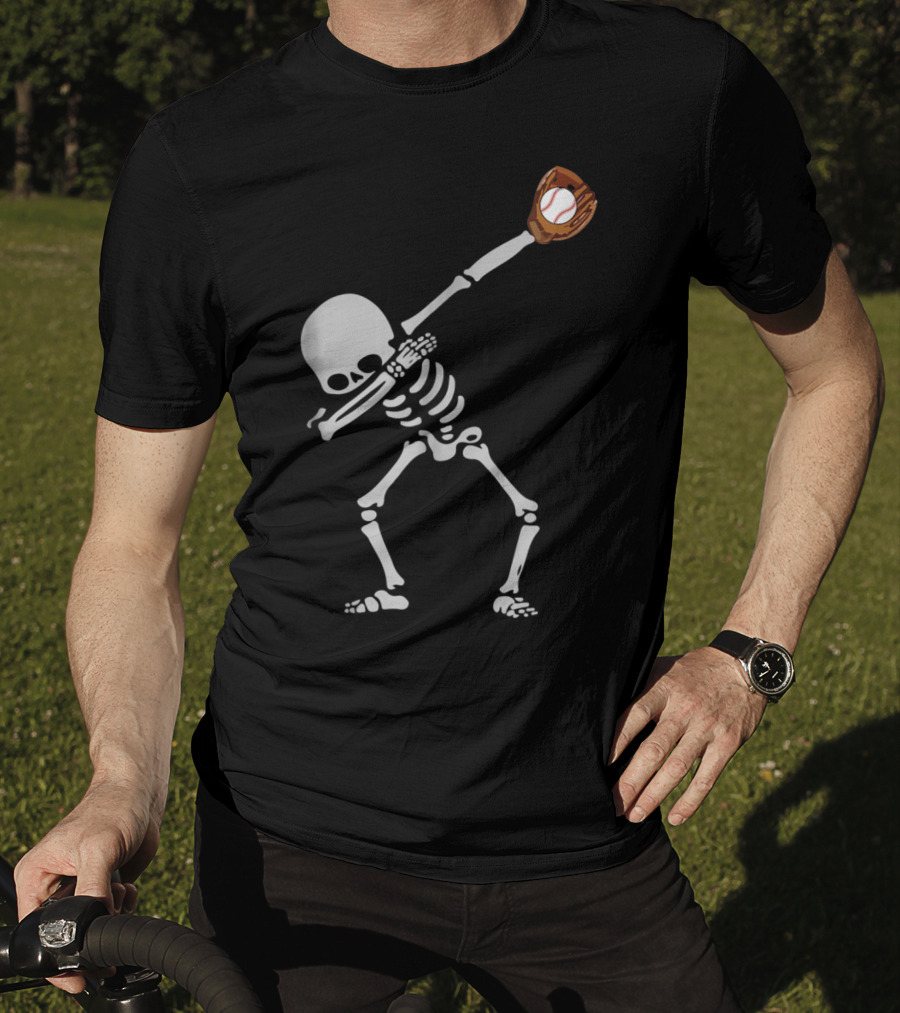 Dabbing Skeleton Catching Baseball Halloween T-Shirt