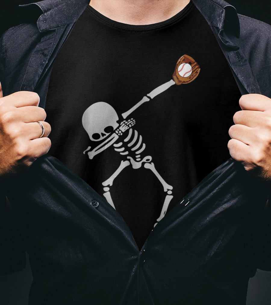 Dabbing Skeleton Catching Baseball Halloween T-Shirt