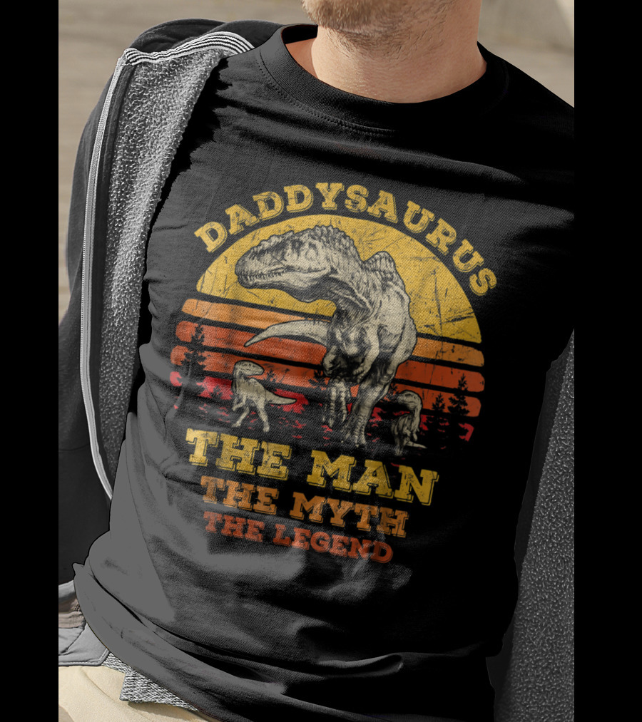 Daddysaurus The Man The Myth The Legend Dinosaur Silhouette Retro Sunset T-Shirt