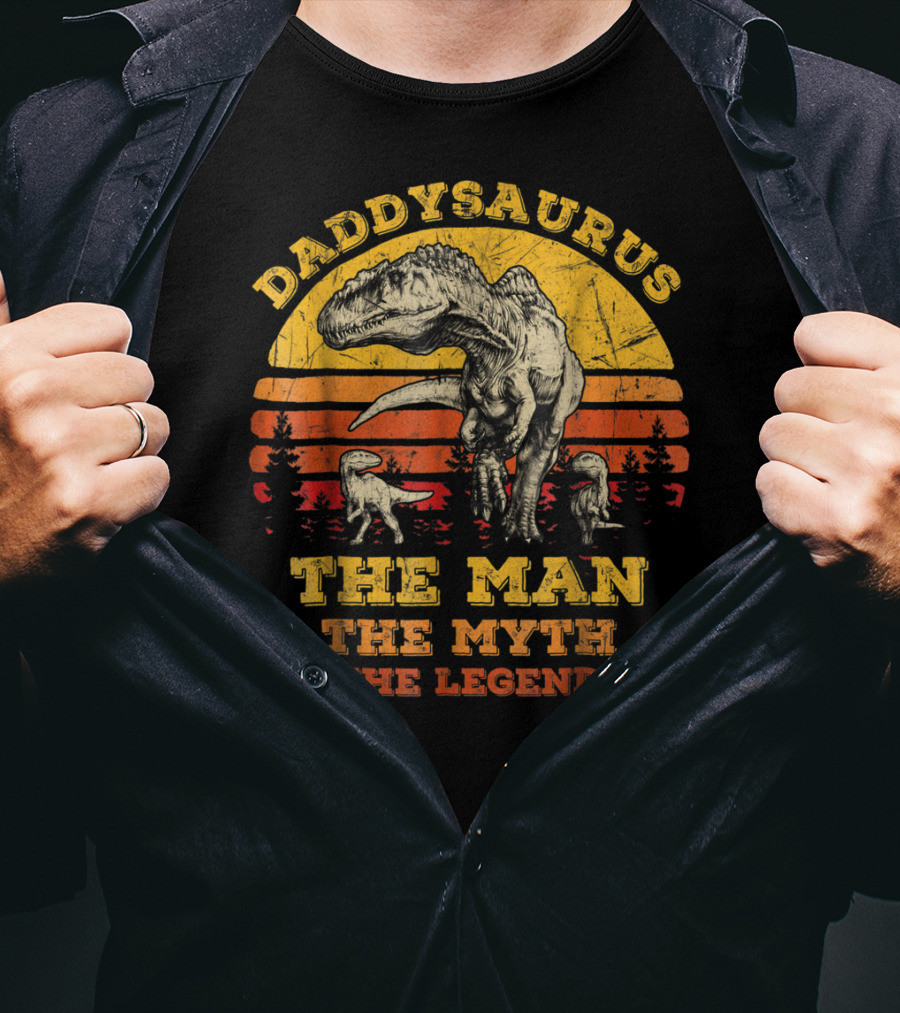 Daddysaurus The Man The Myth The Legend Dinosaur Silhouette Retro Sunset T-Shirt